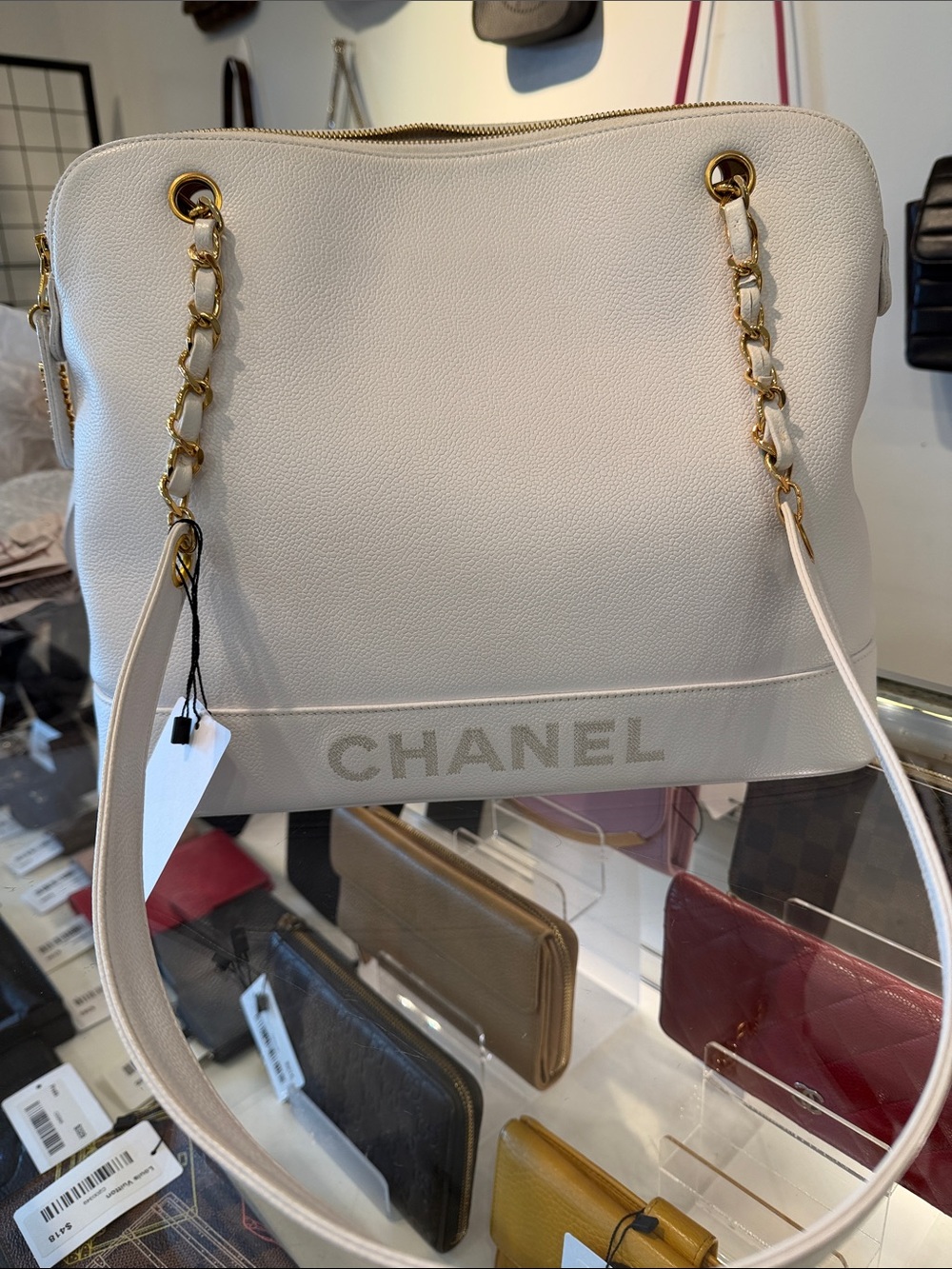 CHANEL Cream Leather Shoulder Bag with Gold Chain Accents